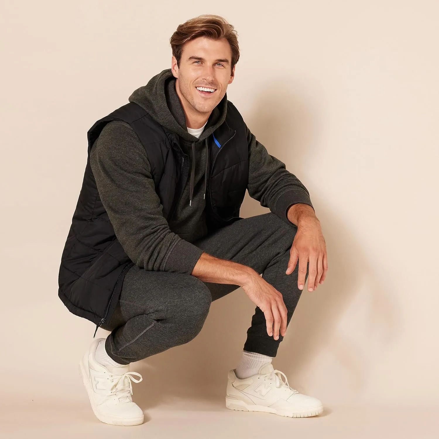 Amazon Essentials Men's Pullover Sweatshirt Hoodie, Big & Tall Options Available