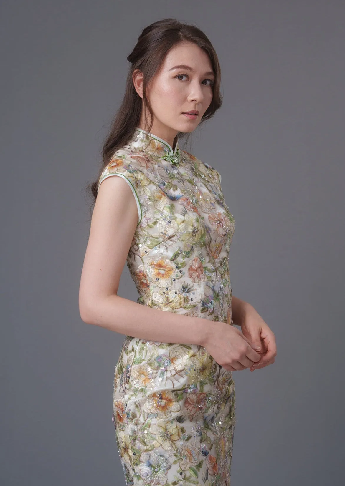 Enchanted Garden Lace Qipao (Champagne)