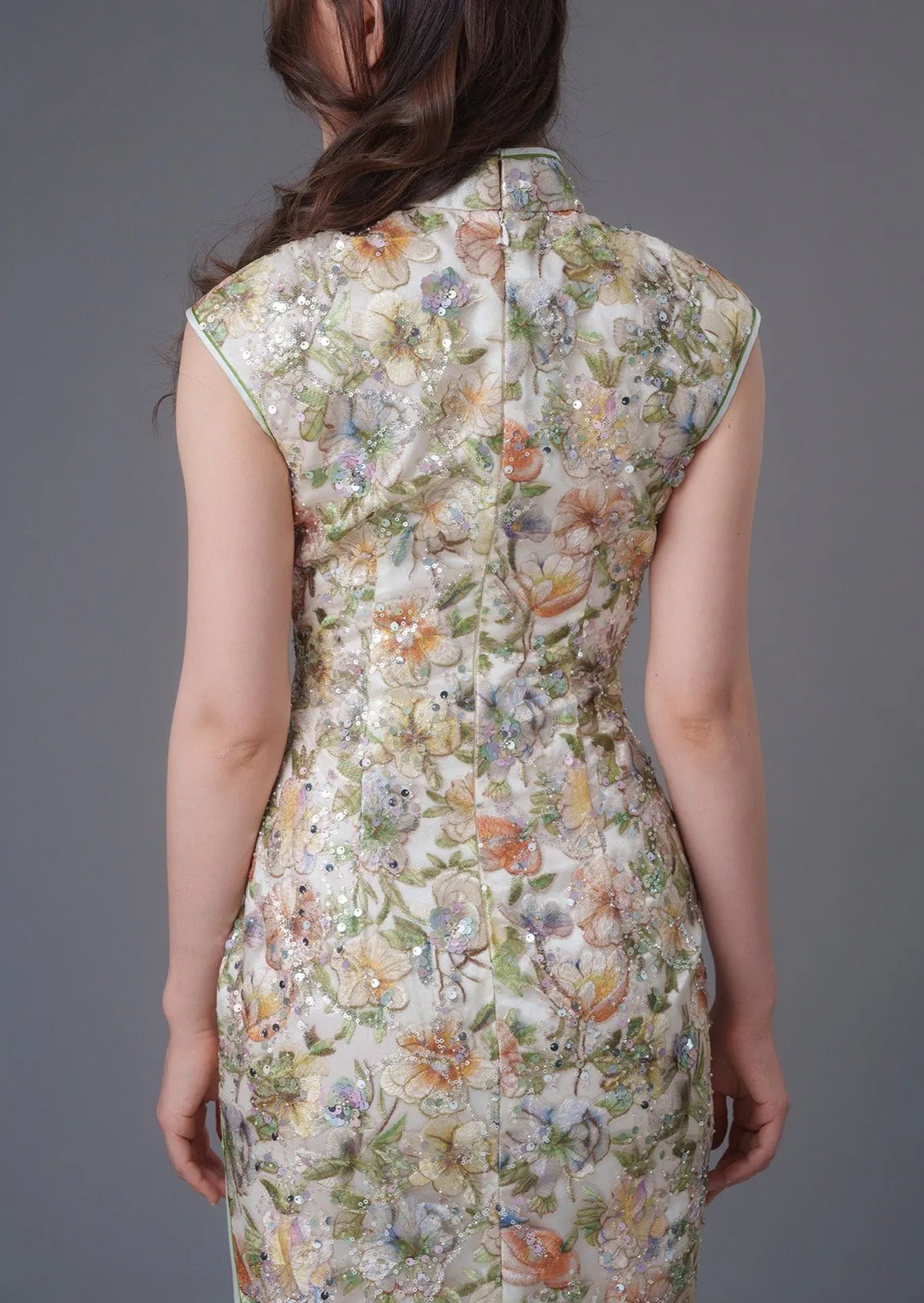 Enchanted Garden Lace Qipao (Champagne)
