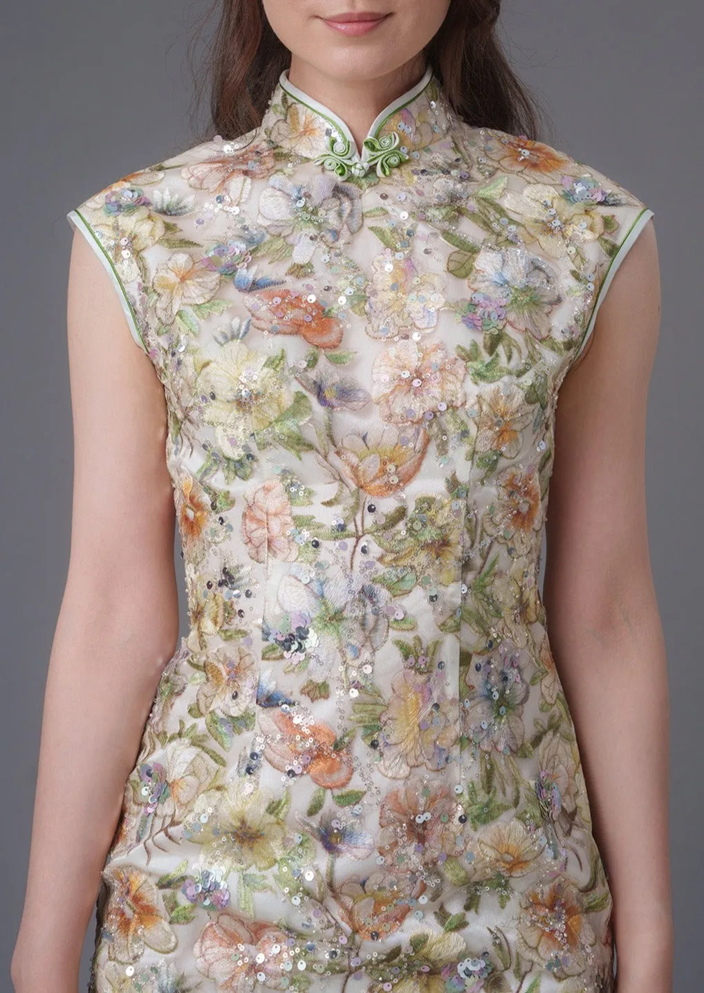 Enchanted Garden Lace Qipao (Champagne)
